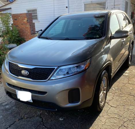 2013 Kia Sorento SUV GDI///Runs Great !!! for sale by owner