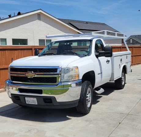2011 Chevy Silverado 2500 HD for sale by owner