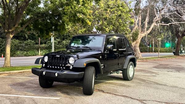 2017 Jeep Wrangler Unlimited Sport 18,250 Miles Power Convertible Top for sale by owner