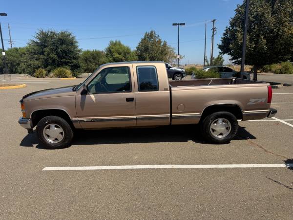 1994 Chevrolet Silverado Z71 4x4 V8 Pickup – 106K Miles – $12,500 OBO. for sale by owner