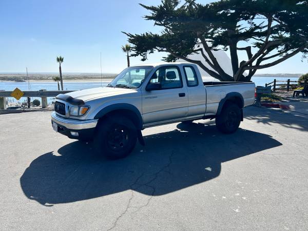 2003 Toyota Tacoma 4x4, V6, manual 5-speed, Xtracab, clean title, 159k for sale by owner