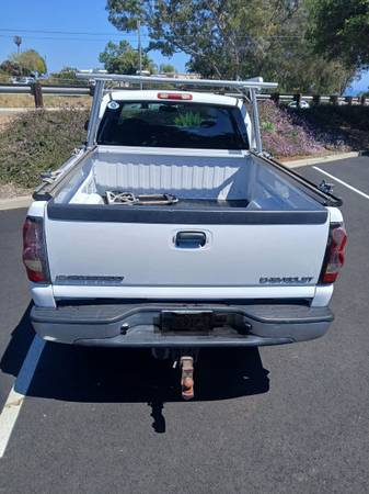 0NLY .......3,700   MILES  PY  .....       2005 SILVERADO  2500 HD for sale by owner