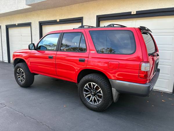 Lifted 1998 Toyota 4Runner - 2.7L 4 Cylinder - Very Rare - Beautiful! for sale by owner