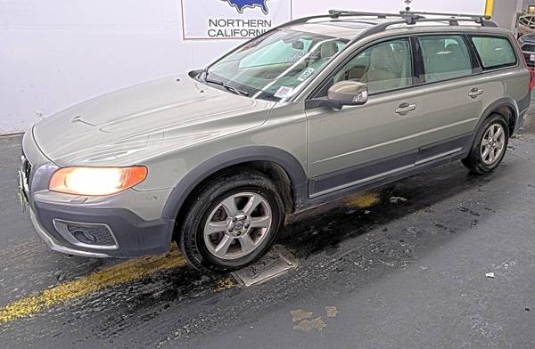 2008 Volvo XC70 Wagon Awd * Only 160k Miles * for sale by owner