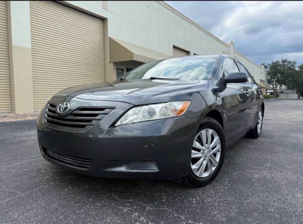 Toyota Camry 1 OWNER LOW MILES PLEASE READ DESCRIPTION FAVOR DE LEER ANUNCIO for sale by owner