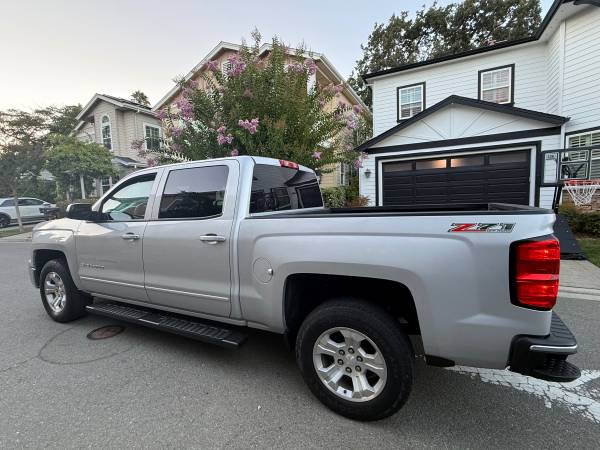2015 CHEVROLET SILVERADO LT 4x4 Z71 5.3 L V 8 for sale by owner