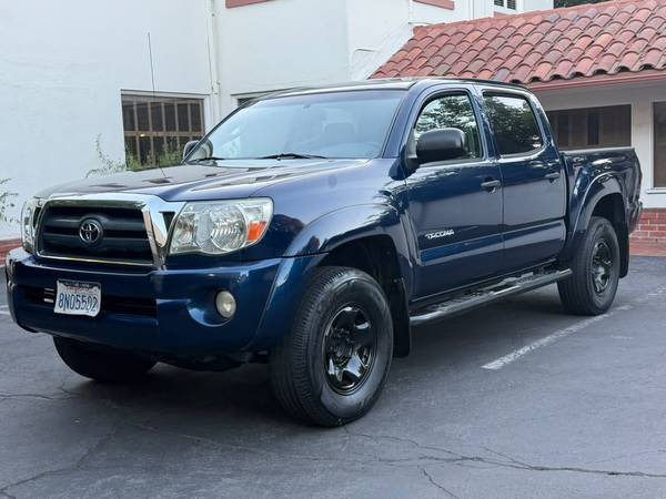 2008 Toyota Tacoma Prerunner V6 EXCELLENT CONDITION for sale by owner