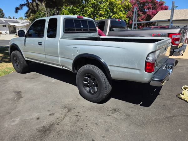 2000 Toyota Tacoma for sale by owner