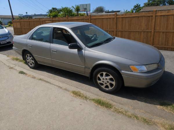 1999 Toyota Camry XLE, 160k miles for sale by owner