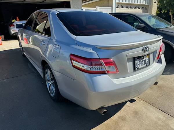 Toyota Camry 2011 SE for sale by owner