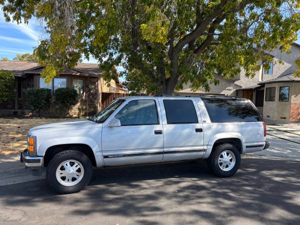 1995 GMC suburban 4x4 runs great for sale by owner