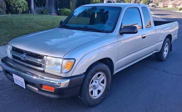 2000 Toyota Tacoma Sr5 Ext Cab for sale by owner