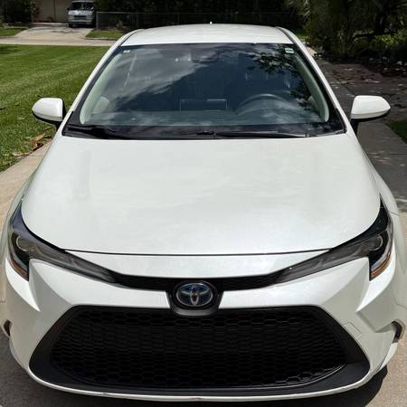 2021 Toyota  CorollaHybrid LE for sale by owner
