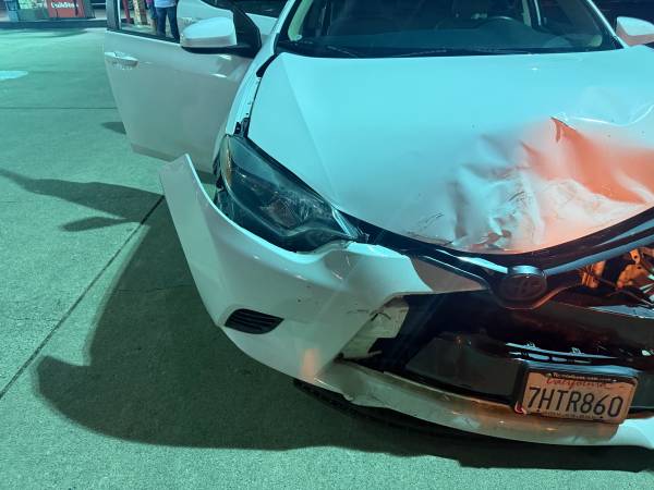 2015 Toyota Corolla LE, Runs & Drives, CLEAN TITLE, Front End Damage for sale by owner