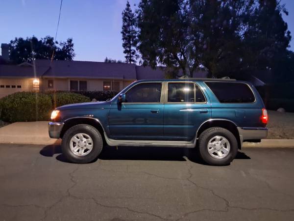 REDUCED! Classic 4x4 Toyota 4Runner Desired 3rd Generation for sale by owner