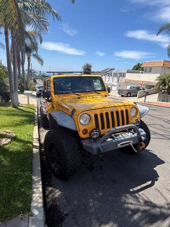 2013 Jeep Wrangler Unlimited Rubicon Sport Utility 4D for sale by owner