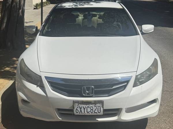Selling 2012 Honda Accord LX Coupe for sale by owner