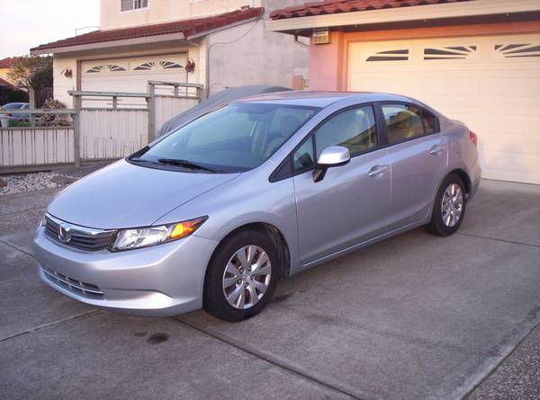 2012 HONDA CIVIC LX    88K Miles for sale by owner
