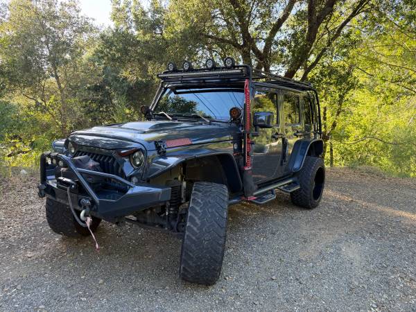 2016 Jeep Wrangler Unlimited Sahara for sale by owner