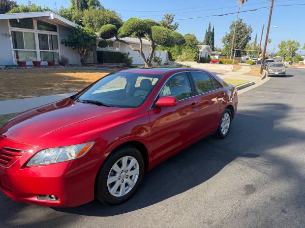 2007 Toyota Camry XLE V6 Low miles !!! for sale by owner