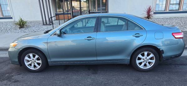 2010 Toyota Camry LE * Gas Saver for sale by owner