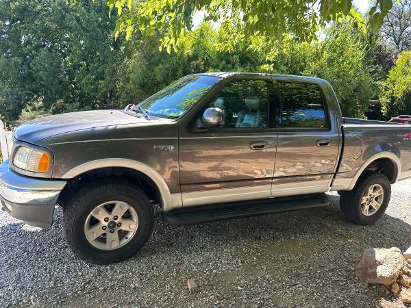 2002 Ford F-150 Supercrew Lariat for sale by owner