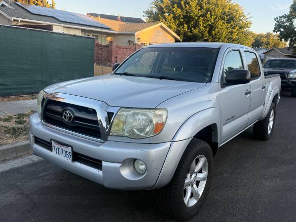 2005 Toyota Tacoma Prerunner V6  ( LOW MILE 119k ) for sale by owner