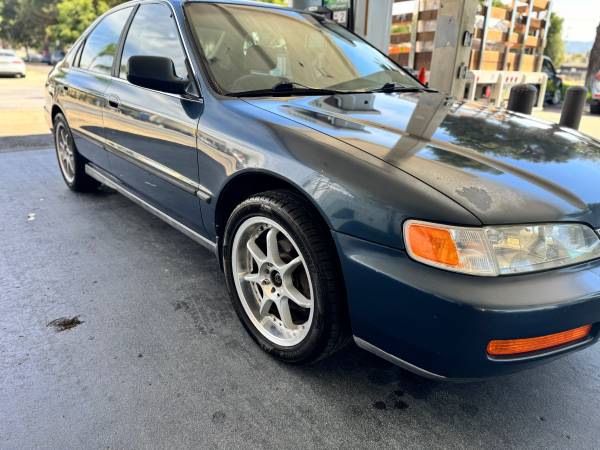 *** 97 HONDA ACCORD smog ready *** for sale by owner