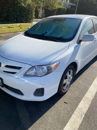 2011 Toyota Corolla LE for sale by owner