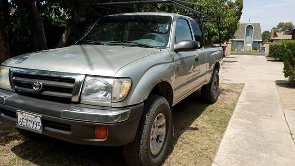 '00 Toyota Tacoma SR5 for sale by owner