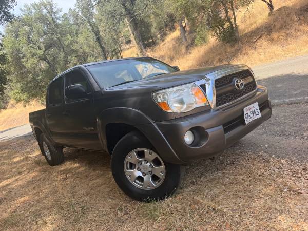 2011 Toyota Tacoma V6 4.0 for sale by owner