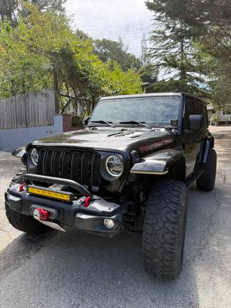 Fully loaded 2018 Jeep Rubicon Wrangler JL 4 door for sale by owner
