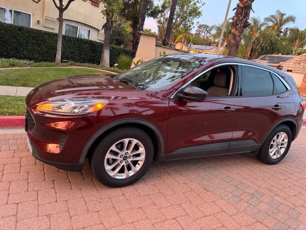 2021 FORD ESCAPE SE for sale by owner