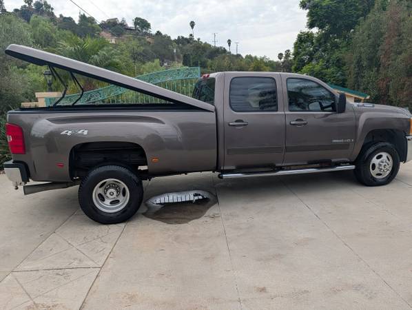 2007 CHEVY SILVERADO 3500HD 6.6L DURAMAX DIESEL LTZ DUALLY for sale by owner