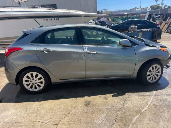 2017 Hyundai ELANTRA for sale by owner