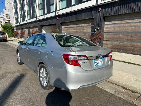 2012 TOYOTA CAMRY HYBRID  XLE SUNROOF Low Miles 135k for sale by owner