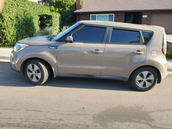 2014 KIA SOUL, roomy automatic, power package, reduced for cash... for sale by owner