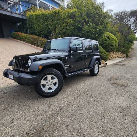 2015 JEEP WRANGLER - Unlimited Sport 3.6L V6 for sale by owner