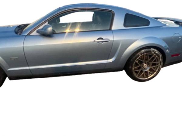 2005 Mustang $1988 reduced price  GT premium pkg for sale by owner