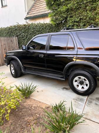 Black Toyota 4 Runner 1998 for sale by owner