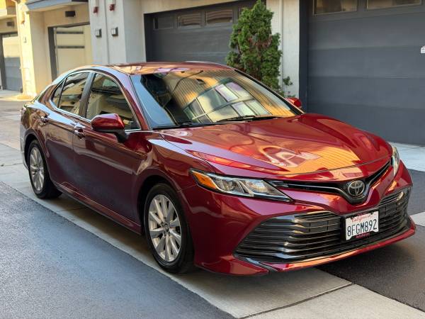 2018 Toyota Camry SE with only 41,000 miles for sale by owner