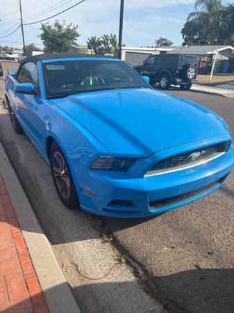 2013 Blue Ford Mustang Convertible for sale by owner