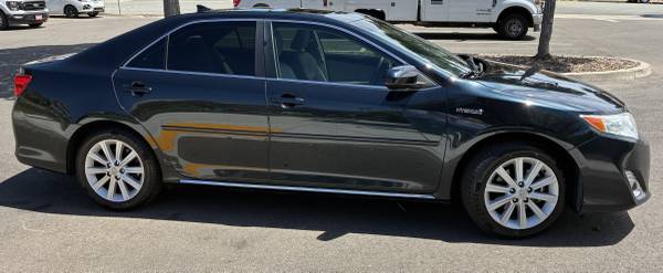 2012 Toyota Camry XLE Hybrid  low miles for sale by owner