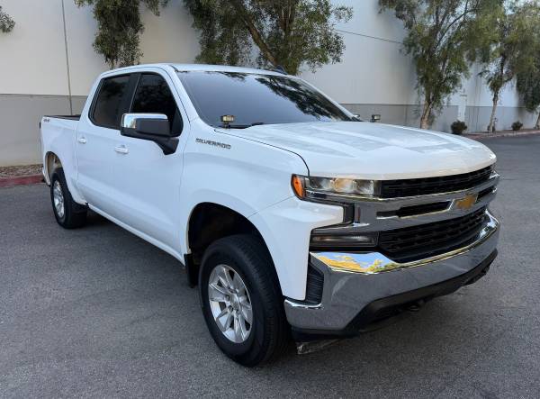 2021 Chevrolet Silverado 1500 LT 4x4 - CHEVY (immaculate) for sale by owner