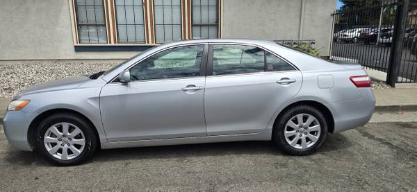 2007 Toyota Camry XLE * Sunroof  * Leather for sale by owner