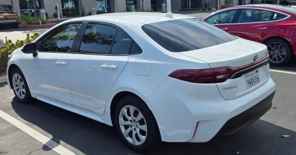 2025 Toyota Corolla Hybrid LE w/ Convenience Pkg & Extras for sale by owner