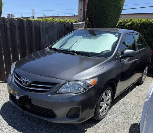 2013 Toyota Corolla LE - 97k Miles, Many Extras for sale by owner