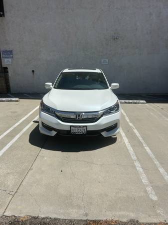 2017 White Honda Accord Hybrid EX-L. 2.0L FWD for sale by owner