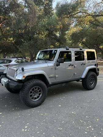 2013 Jeep Wrangler Sahara One Family Owner All Records-Nice! for sale by owner