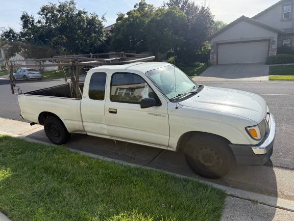 1998 Toyota Tacoma SR5 V6 – 1 Owner – Clean Title – New Tires for sale by owner